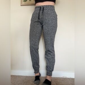 Lululemon grey marled jogger sweatpants with drawstring waist